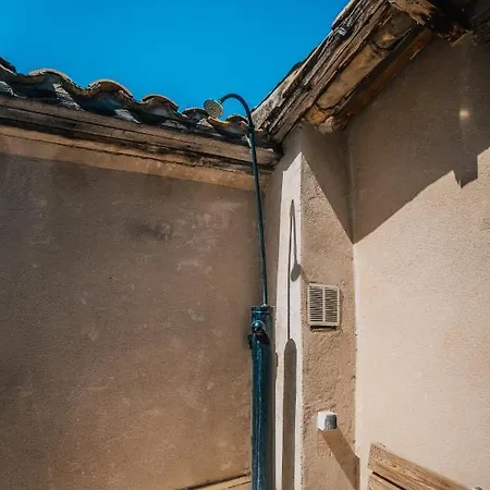 Maison De Village Atypique A 5min Du Pont Du Gard *