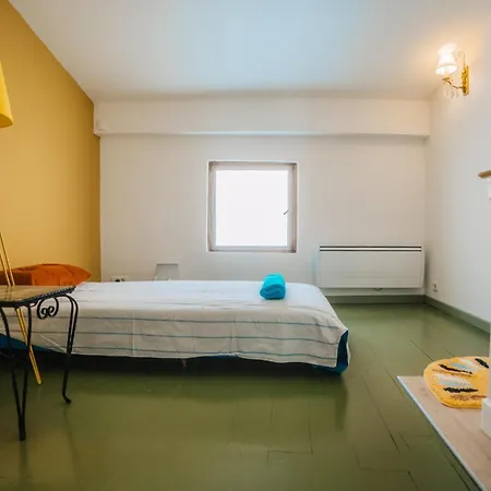 Maison De Village Atypique A 5min Du Pont Du Gard 度假居 韦尔-加尔桥