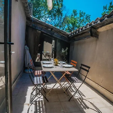 Casa de Férias Maison De Village Atypique à 5min Du Pont Du Gard